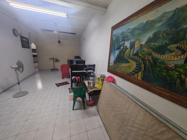 Oug / Happy Garden 1 Storey Terrace House Facing Main Road For Sale 1