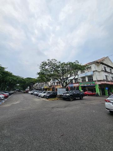 Gelang Patah Medan Perintis Four storey shop good investment nego 1