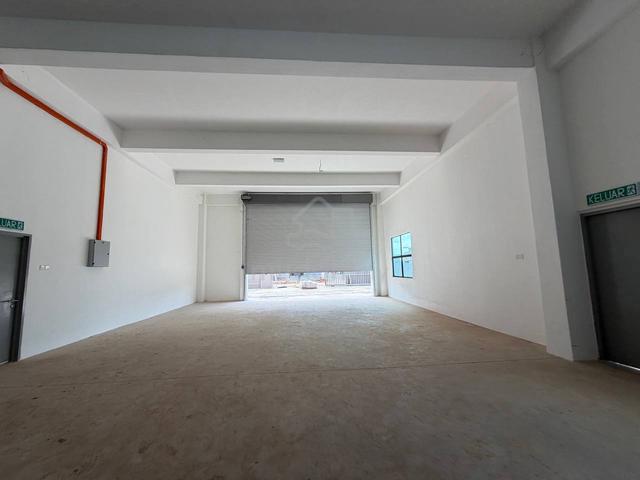 Adjoining Unblocked End Lot Cluster Factories For Rent 中间角头无遮挡相连厂房出租 1