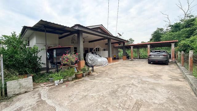 Sepasang Rumah Semi-D (1 Geran) 🏡 1