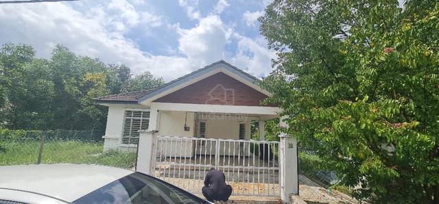 MURAH Single Storey Bungalow Bandar Tasik Senangin, Lenggeng 1