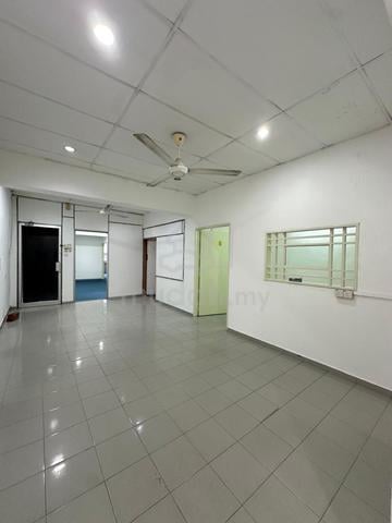 Lebuh Pekaka Sungai Dua 1st Floor Shoplot 1400sqft Renovated Tiles Flr 1