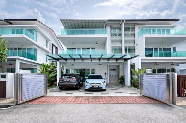 SEMI-D 3 STOREY KAJANG🔥 1080 Residence Puncak Saujana Kajang Selangor 1
