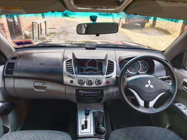 2011 Mitsubishi TRITON 2.5 VGT 4X4 FACELIFT (A) - 2