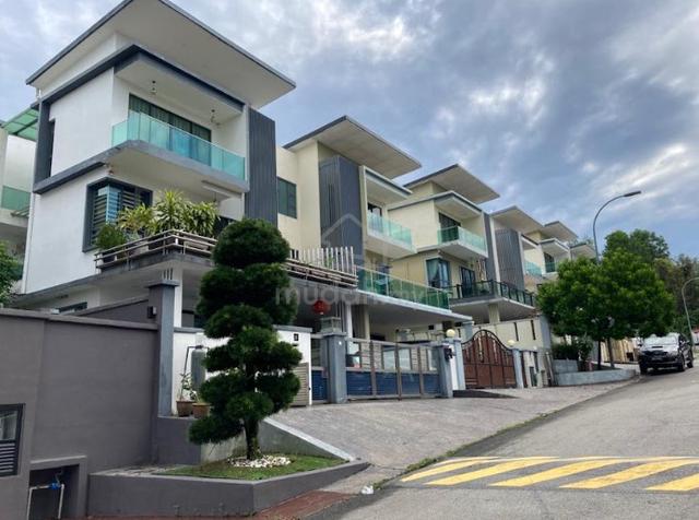 Bandar Mahkota Cheras @ Mahkota Hill Corner Lot 3 Storey Semi-D 1
