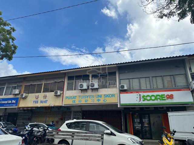 3 Storey Shop Lot at Jalan  Tembaga , Greenlane,Penang 1