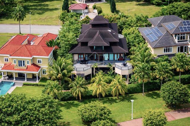 Grand Javanese Bungalow House, Perdana Lakeview East, Cyberjaya 1