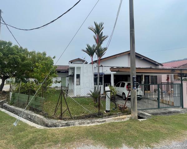 Alor Akar 1 Story Terrace Cornerlot House 1