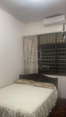 Cozy Room in a Comfortable Home 1