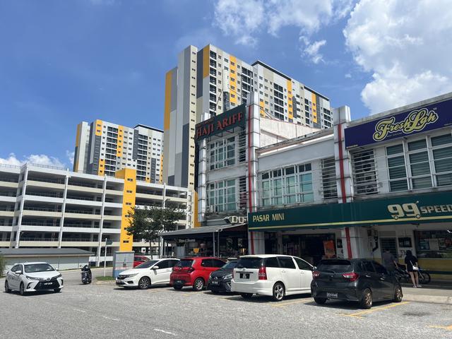 Shop Lot Cahaya Alam U12 Facing Main Road 1