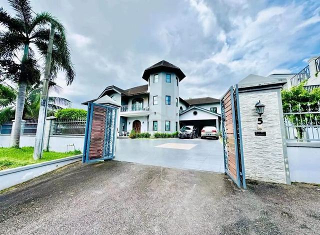 Luxury Bungalow with Straits View Johor Bahru 1