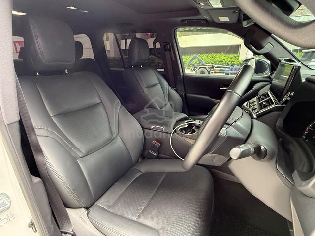 USED 23/25 Toyota LAND CRUISER 300 3.4 ZX 7-Seater - 4