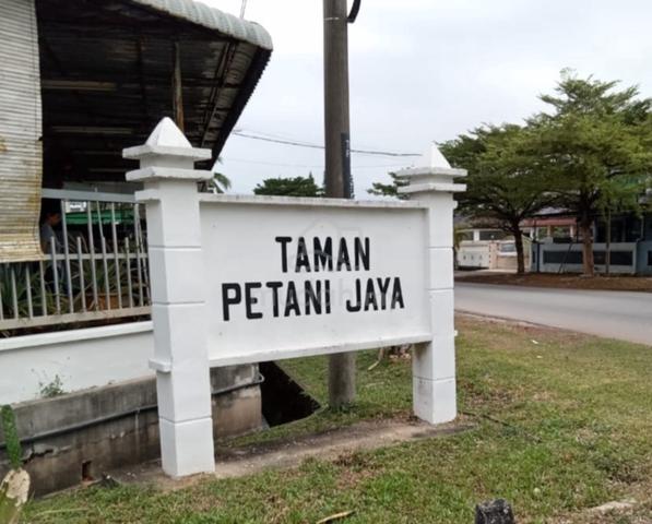 Taman Petani Jaya 3 Storey Shop Lot For Sale 1