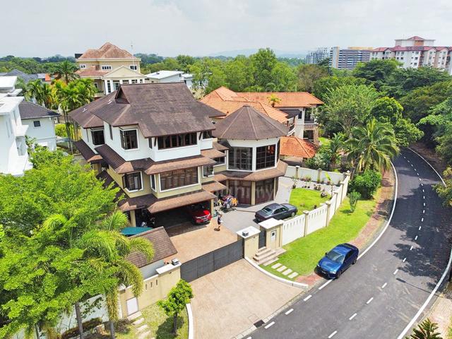 SPACIOUS FREEHOLD 3 Storey Bungalow House Jalan Menara,Bukit Jelutong 1