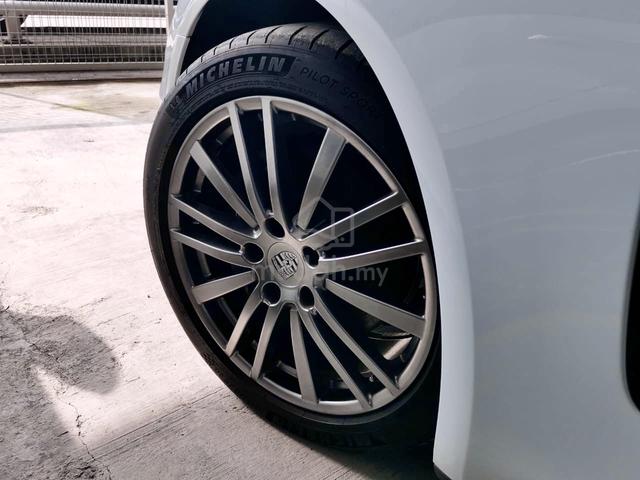 2020 Porsche PANAMERA BASELINE 3.0L (A) - 3