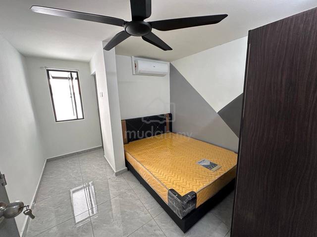 3 min walking CIQ MASTERBED New Unit Jb town / Pelangi Woodland 5