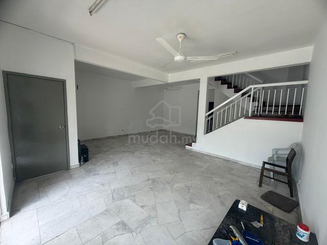 [Nice Unit] 2 Storey Terrace - Taman Velox, Country Homes, Rawang 1