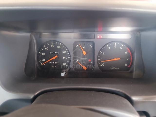 2002 Toyota UNSER 1.8 GLI FACELIFT (A) - 2