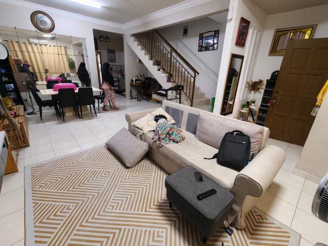 Seri Austin Double Storey Terrace House Renovate Good Condition Sale 1