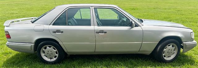 Mercedes Benz E280 ELEGANCE (CKD) tip top local - 2