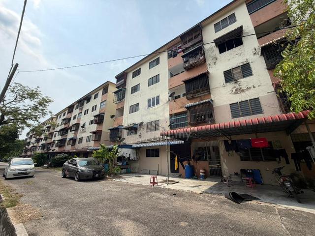 Taman Seruling Emas Flat 1