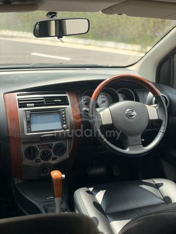 2012 Nissan GRAND LIVINA 1.8 - 4