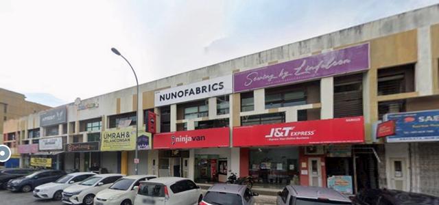Double Storey Shop Facing Main Road for Sale at Saujana Utama 1