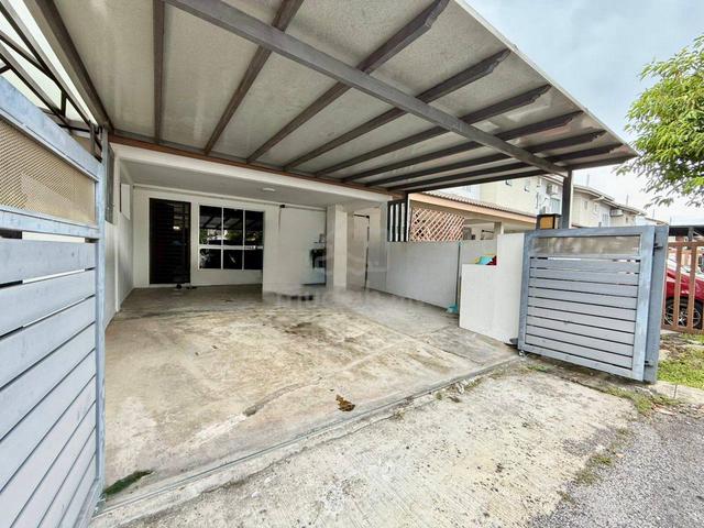 RENOVATED Double Storey Terrace Taman Desiran Bayu Puchong 2