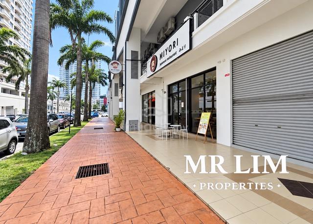 D piazza Shoplot Ground floor Bayan baru 1