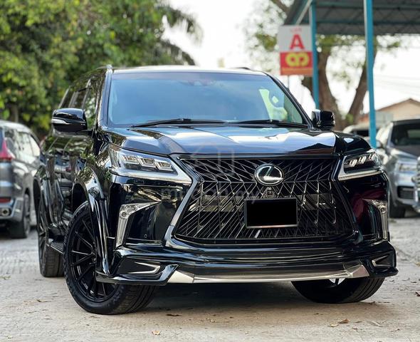 2017 Lexus LX570 5.7 (A)1OWR,LOW MIL,GD CONDITION - 1