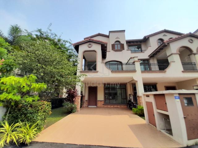 3 Storey Superlink End Lot Well Maintain Diamond Residence Semenyih 1
