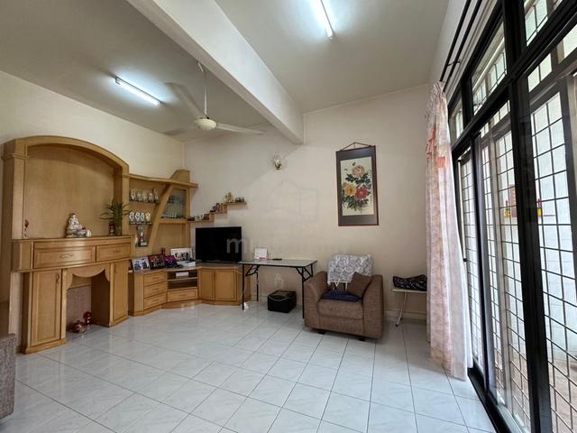 2.5 Storey terrace house 1