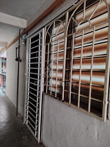 Flat PKNS Seksyen 7 Shah Alam 1
