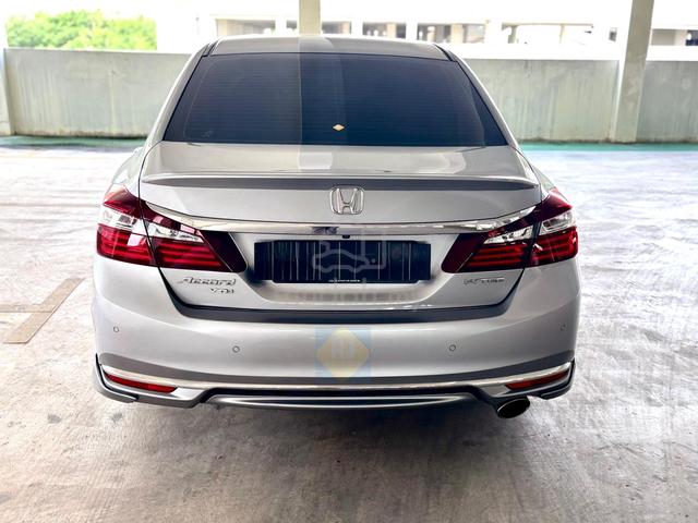 2017 Honda ACCORD 2.0 VTi FACELIFT (A) - 5