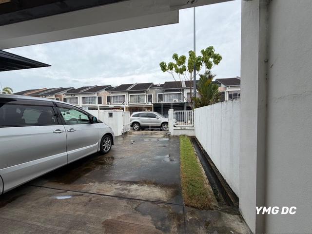 Bandar Botanic Akasia Klang Double Storey Bare Unit For Rent 1