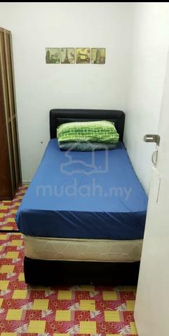 Tingkat 1 bilik besar. mahkota cheras 1
