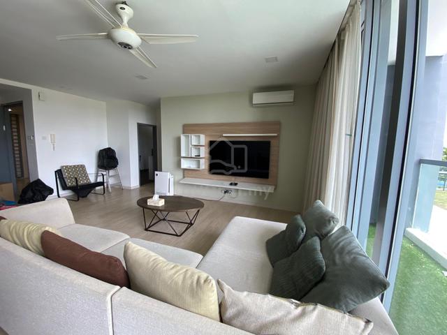 LakeFront Residence 1