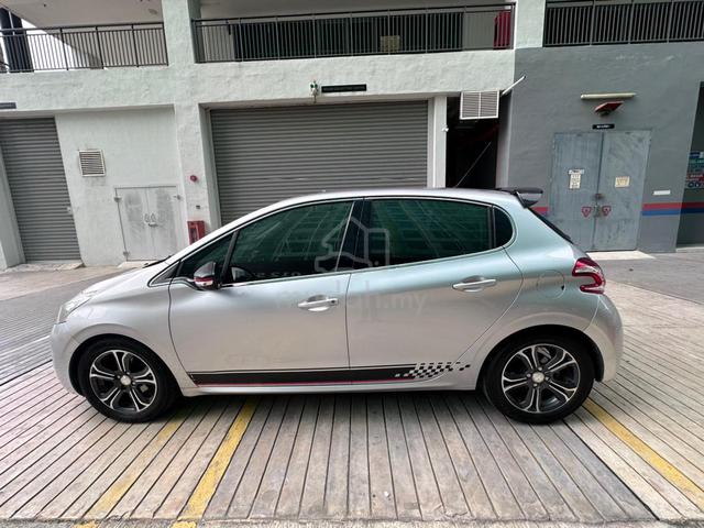 2015 Peugeot 208 1.6 VTi ALLURE (A) - 4