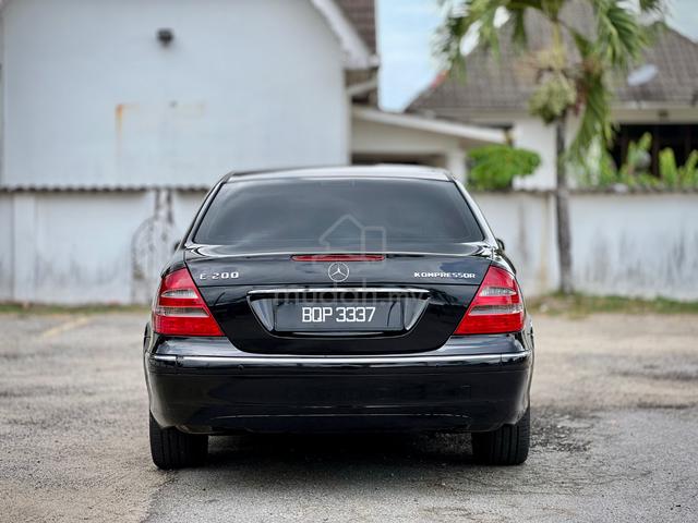 2010 Mercedes Benz E200 W211 1.8 (A) - 4