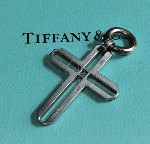 Tiffany & Co. newest Paloma Picasso Zellige Cross Necklace, Stainless Steel