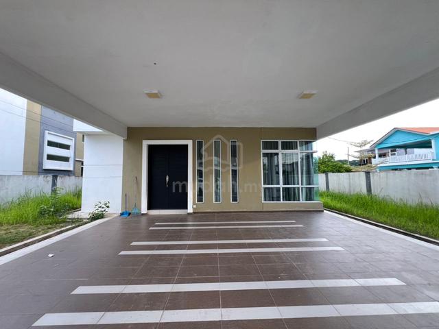 Super Nice Corner Bungalow 2 Storey 6 Room 4 Bath 1