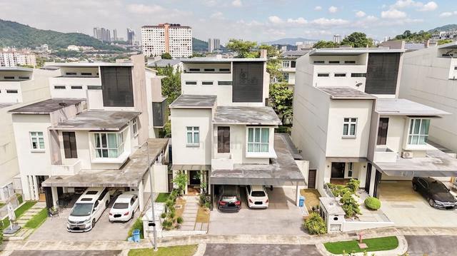 FACING LAKE! 2.5 Storey Zero-lot Bungalow Tijani Ukay, Ampang 1