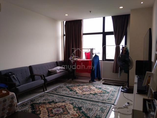 E Suite-Designer Suite @ Emerald Avenue 1