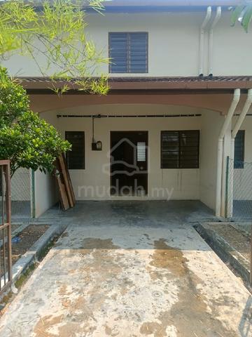 2 Storey house for rental at Bukit Kemuning 1