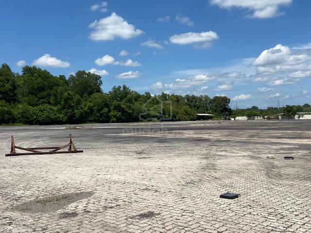 Vacant Industrial Land with Office Building Bukit Kayu Hitam For Sale 1
