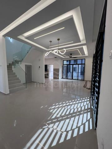 2-storey house - CORNER LOT, Taman La Casa Lunas, Lunas 3