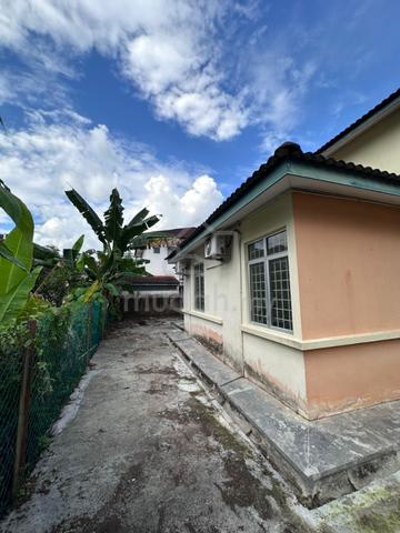 Large 2 storey Banglo 5