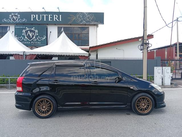 2013 Toyota WISH 1.8 G ZGE20G FACELIFT (A) - 4