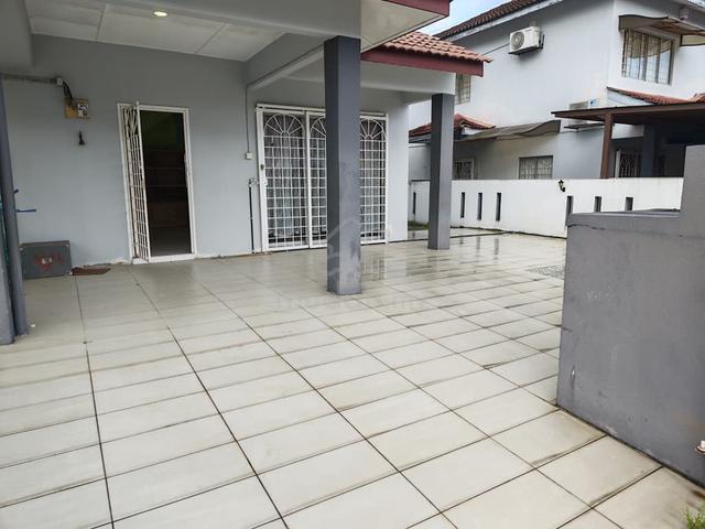 2 Storey Semi-D House Taman Pinggiran Putra Seri Kembagan to Let 1