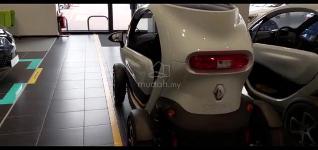 2022 Renault TWIZY Like New Indoor Climate Room - 4